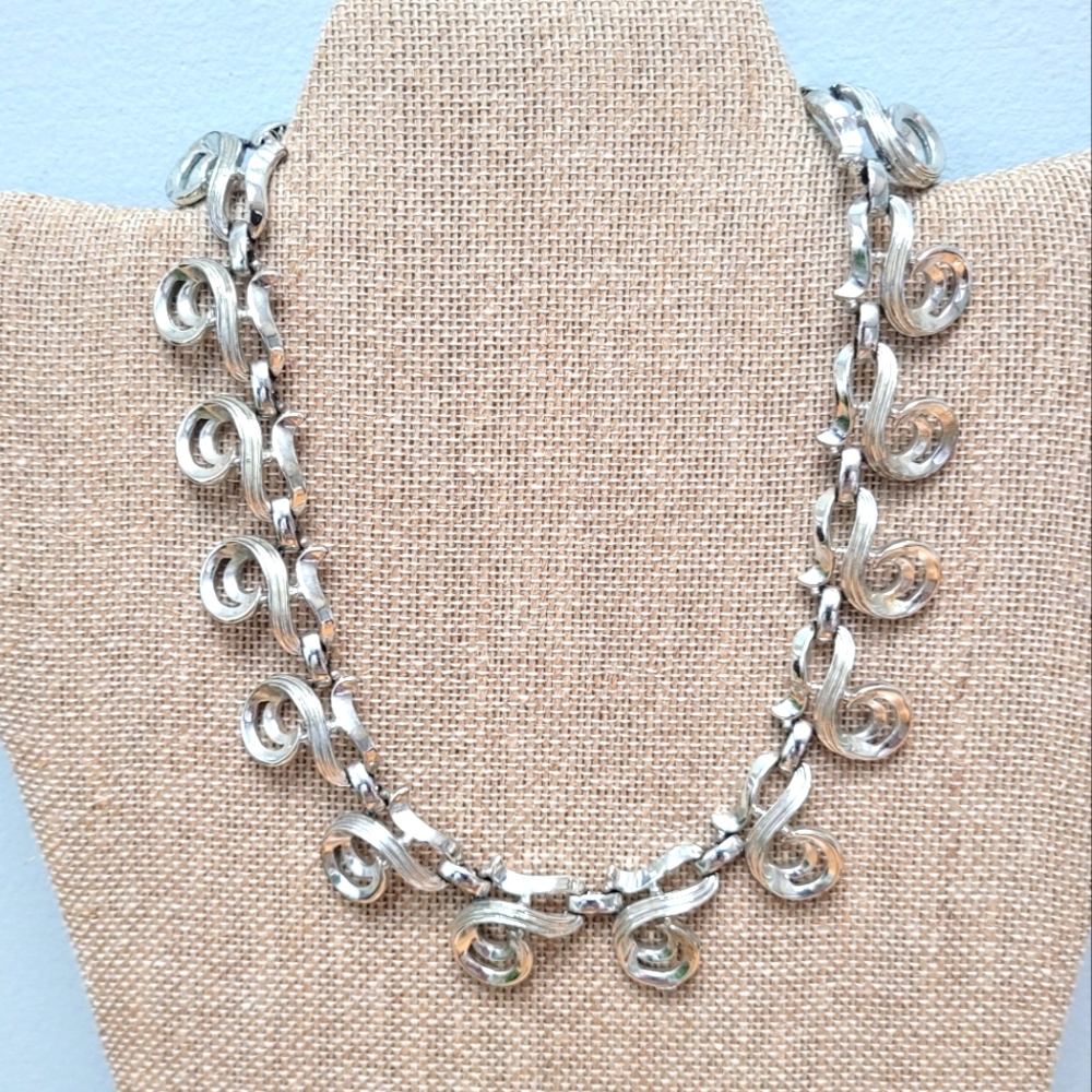 VINTAGE SILVERTONE | Costume Jewelry Necklace, 17"